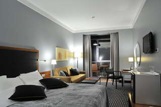Отель Roche Royal Hotel Святогорск Номер с кроватью размера «king-size»-2